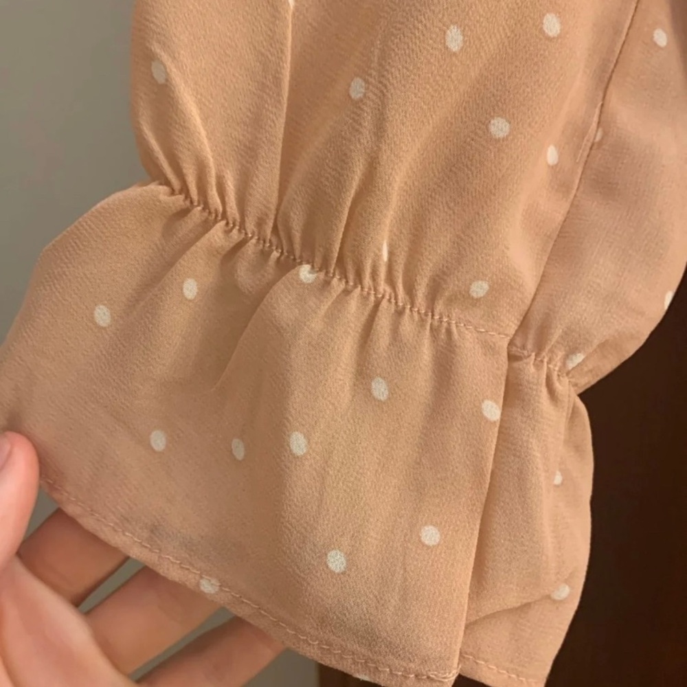 Peach colored midi dress - Picture 2 of 3